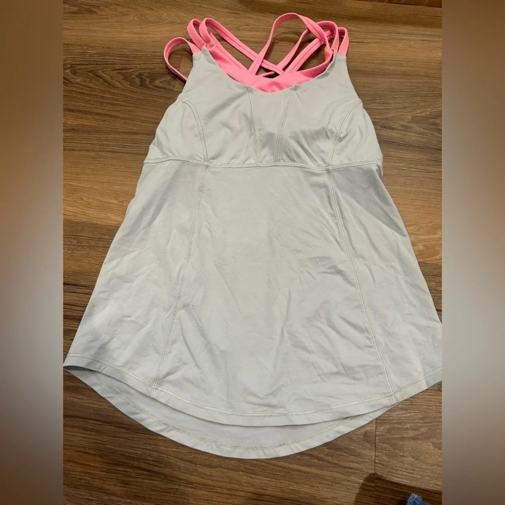 Lululemon - Six Piece Tank Bundle